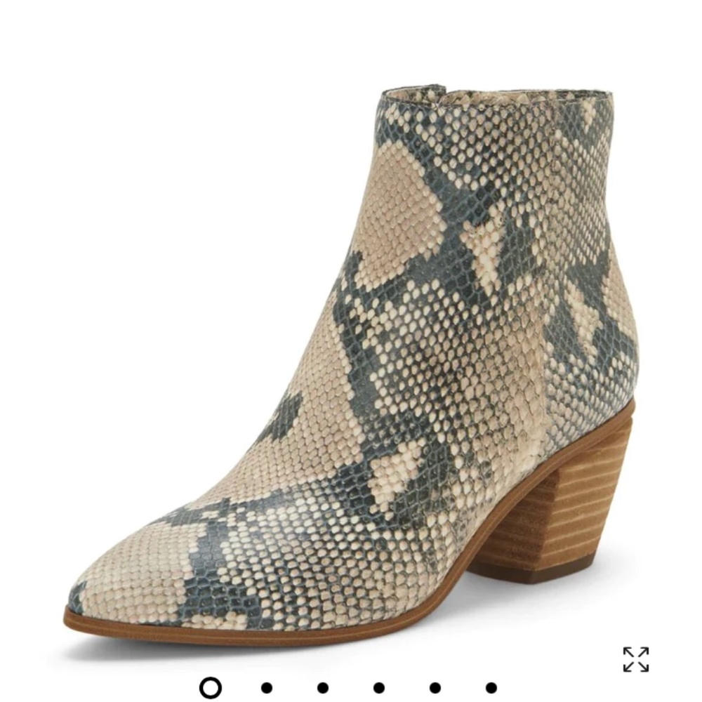NWT Vince Camuto Grasem Natural Snake Pointed Toe Western Ankle Boots- Size 6